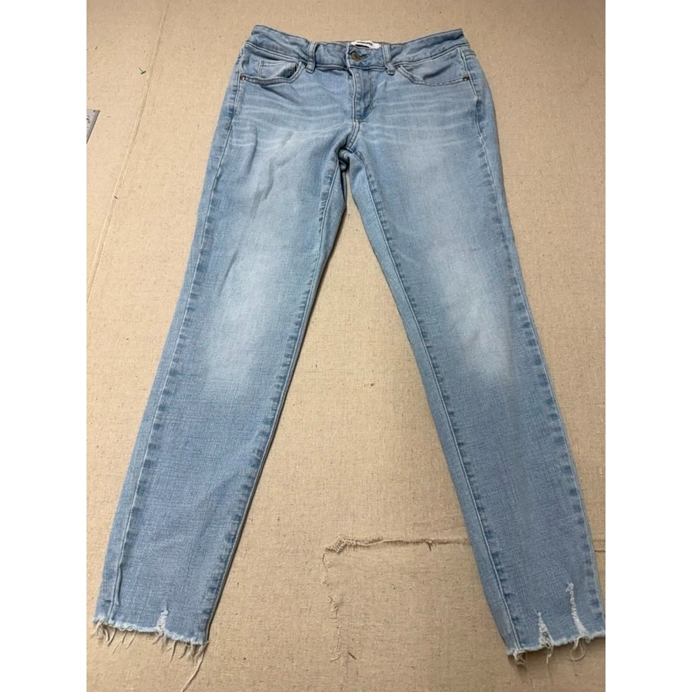 Sonoma Goods for Life Women’s Skinny Jeans Size 8S Light Wash Stretch Raw  [A70]